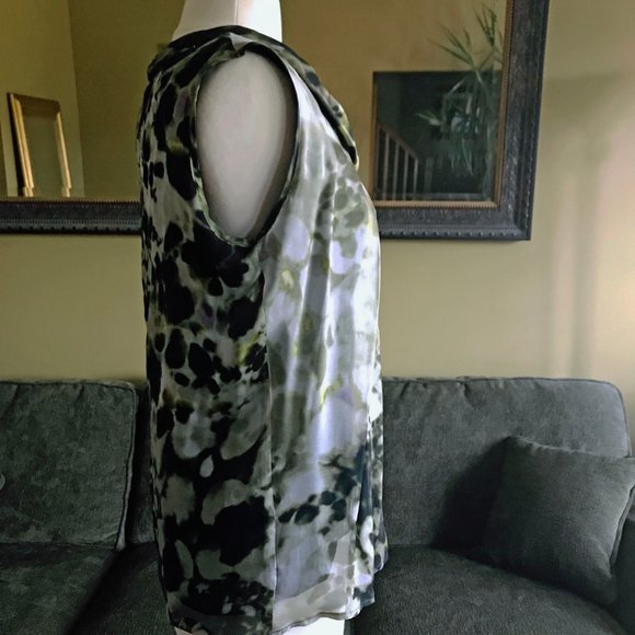 Tyler Kim watercolor sleeveless blouse - Picture 7 of 8